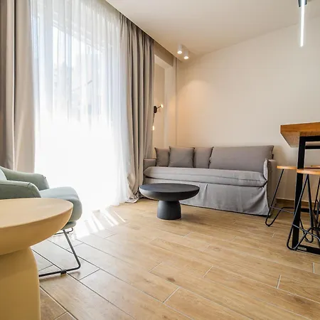 Iridium Old Town Luxury *