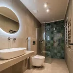 Iridium Old Town Luxury Отель *
